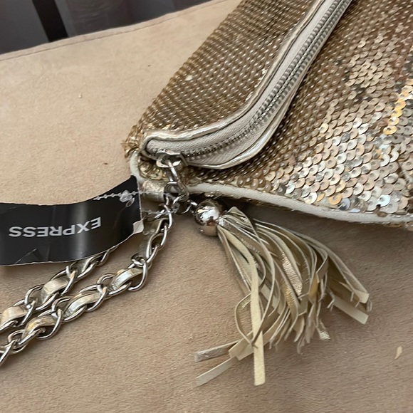 Express gold sequenced wristlet/mini evening bag, perfect for date night! Gold - Picture 5 of 6